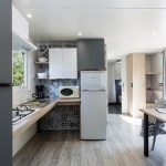 Cuisine - Plan - Mobil-Home Confort 2 Chambres PMR - Manoir de Ker An Poul - Camping 4 étoiles Golfe du Morbihan - Bretagne