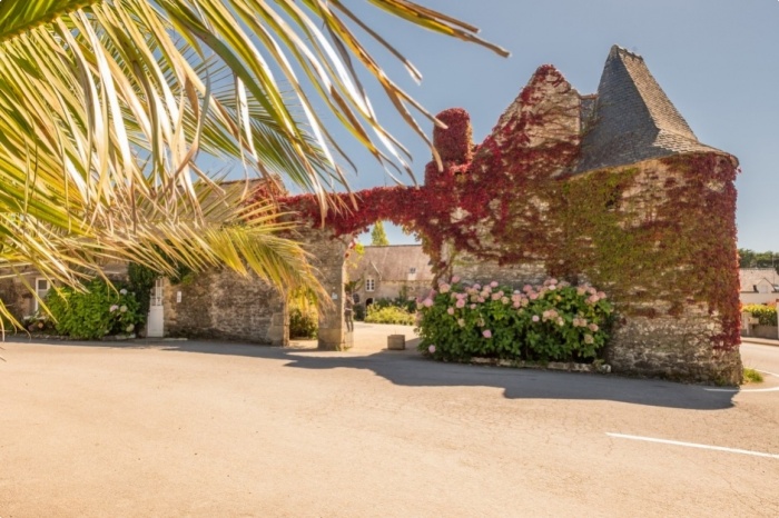 L'entr&eacute;e du Manoir